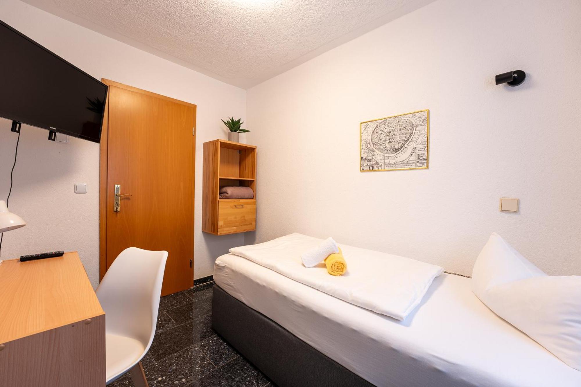 Pension Krone Freiberg Bagian luar foto