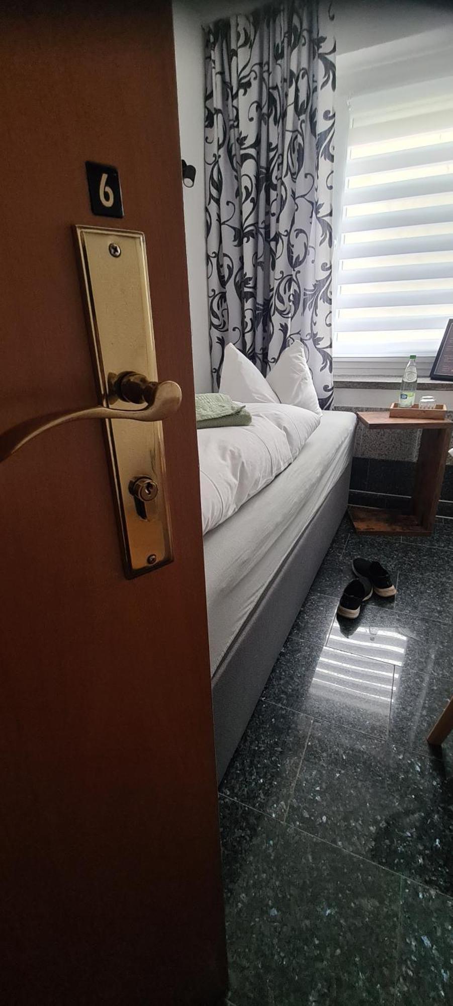 Pension Krone Freiberg Bagian luar foto
