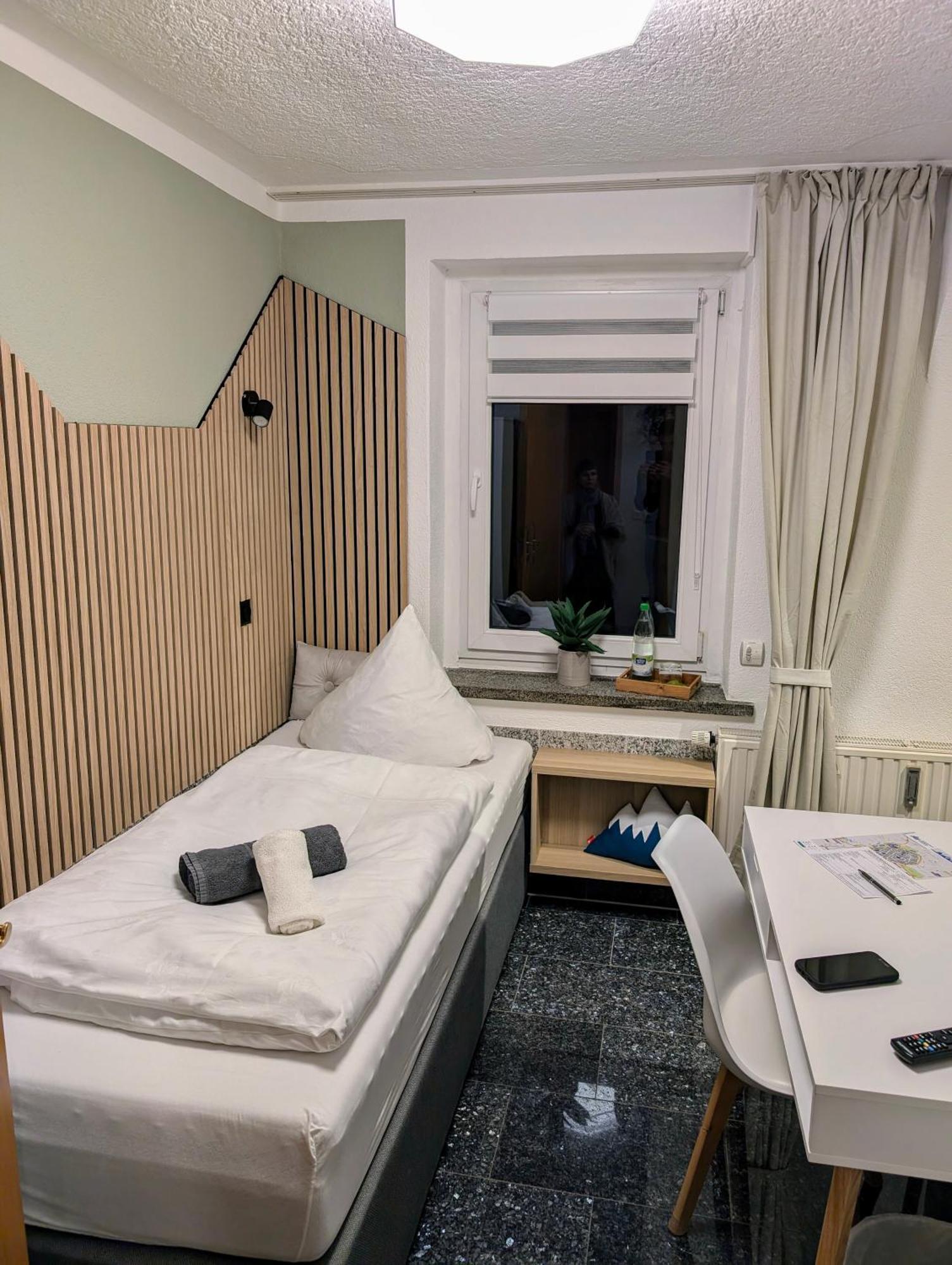 Pension Krone Freiberg Bagian luar foto